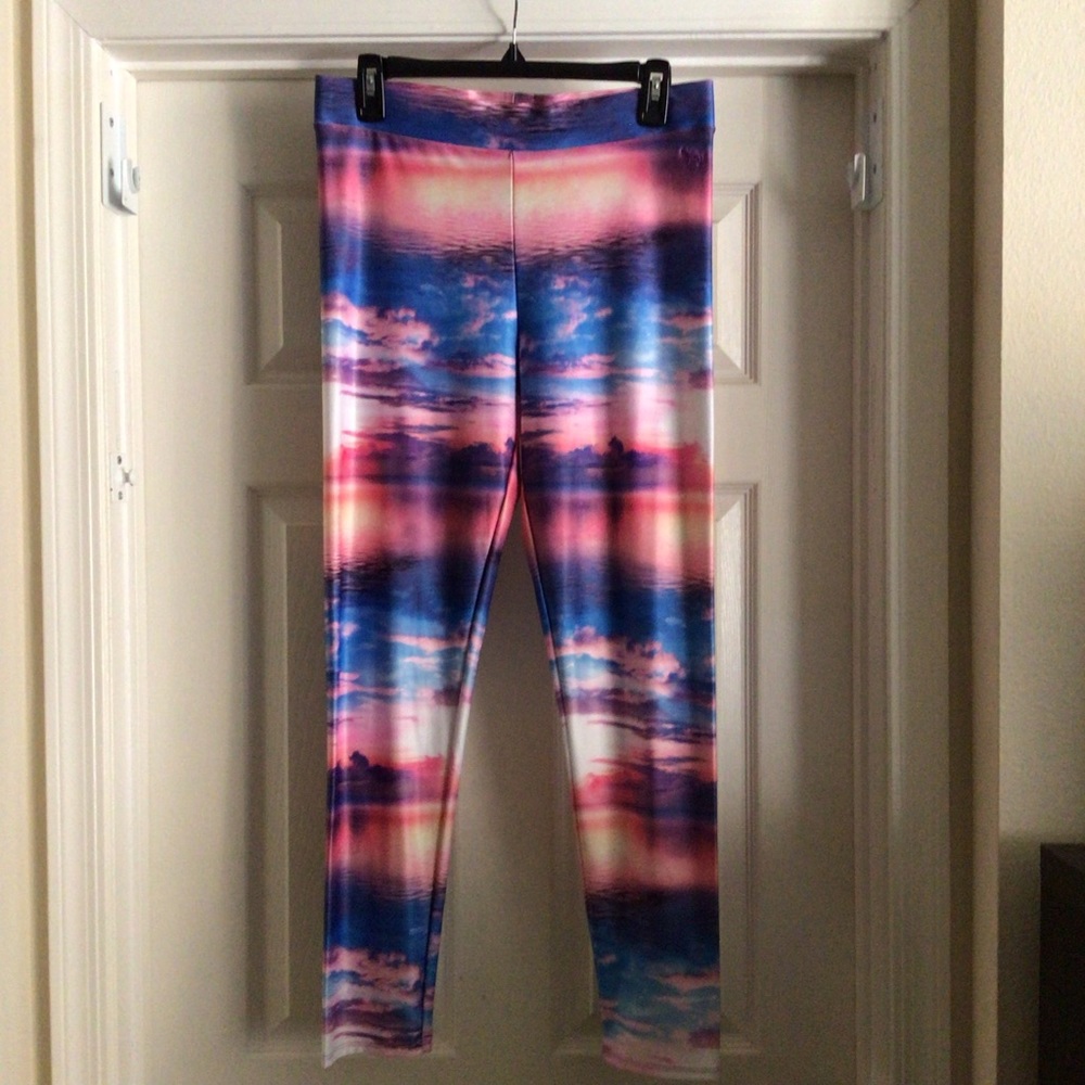 PINK VICTORIAS SECRET SUNSET LEGGINGS SIZE LARGE
